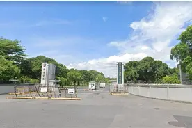台军校发生未爆弹爆炸意外致2人受伤，台媒曝：学员违规拿未爆弹敲头开玩笑导致爆炸图片