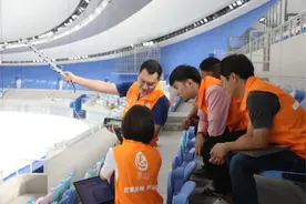 中国联通：最快的网络保障最快的冰图片