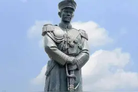 他是长眠于巍巍岳麓山的一代护国名将，传奇生平让人感慨图片