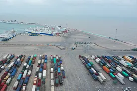 琼州海峡停航87小时背后的担当与温暖图片