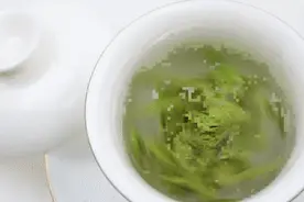 高山云雾出好茶 雷公山下茶香飘千里图片