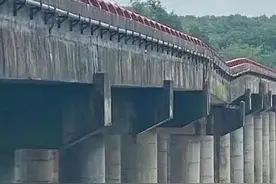 海南环岛高速珠碧江大桥因台风发生坍塌！司机称明显感到倾斜图片