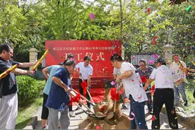 打造“样板梯”，松江这个小区首部加装电梯开工，预计明年2月初完工图片