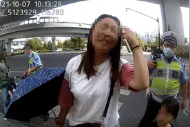 女子路边“捡”到3岁萌娃，大家一起帮她找妈妈……图片