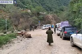 陕西一金矿发生泥石流灌入矿井巷道事故，1人遇难，仍有3人被困图片