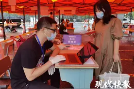 错时错峰，扬州大学两万多名学生陆续返校图片