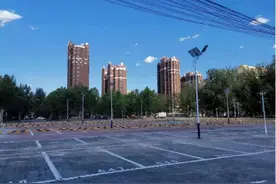 房山｜解决“停车难”向高架桥和荒地“要”车位图片