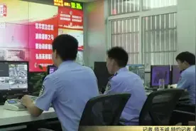 家人忘拔车钥匙  六龄童骑电动车载姐姐兜风视频封面