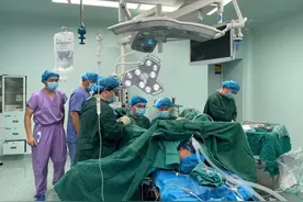 济医附院妇科成功救治高龄患者，为百岁老人解除病痛折磨图片