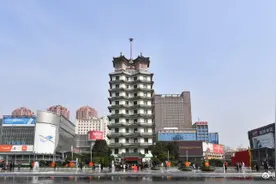 郑州二七纪念塔12日起恢复开放图片