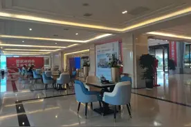 国庆走访四线楼市：售楼处“空荡荡”，回款节奏慢，楼盘停工成常态「黄金周楼市观察」图片