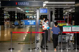 广交会期间地铁安检更严，八号线将增加上线列车图片