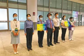 记十四运会西安北站抵离迎送工作中的“姐妹花”图片