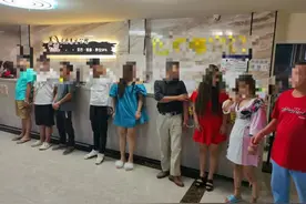 【我为群众办实事】足浴会所竟暗藏卖淫窝点 麻城警方凌晨出击一窝端图片