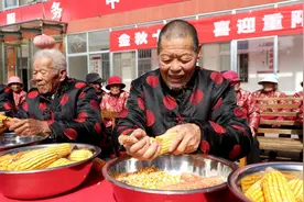 组图｜喜迎重阳，八旬老人集体穿唐装图片