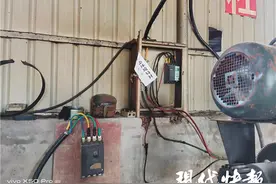 “被贴封条了？不就是一张纸嘛，撕掉！”图片