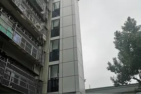最“老”楼道装新梯，民生工程向前行图片