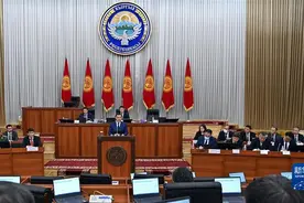 吉尔吉斯斯坦新政府宣誓就职图片