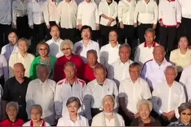 重阳节，山东银发老人合唱《少年》，时光不老，归来仍是热血少年！视频封面