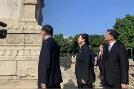 重温跨越百年的友谊图片