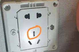 已有29G偷拍内容！女子住酒店换房两次，都有针孔镜头！教你防偷拍图片