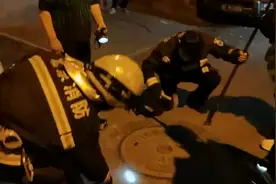 北京一居民掏下水井，井盖被车压实受困！营救现场视频曝光图片