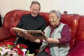 重阳节，“钻石婚”老夫妻讲述爱情故事图片