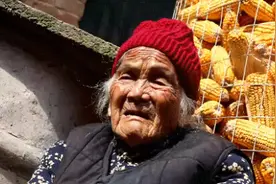 “我80了，有娘在我还是孩子！”图片
