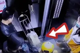 男子拖“炸弹”进电梯，3名乘客夺门逃命图片