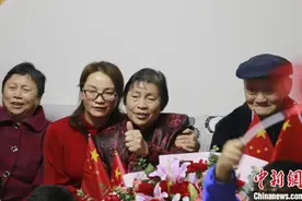 叶光富的成长故事：从小梦想当飞行员，常和姐姐坐在石板上看飞机图片