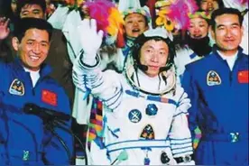 忆往昔，“神五”首航十八年；今出征，“神十三”续新篇图片