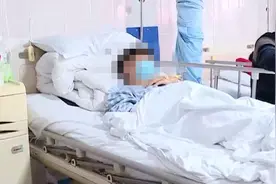 嫌同桌体味大，男生竟被打致颅内出血！班主任却让双方私了？图片
