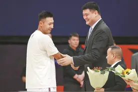 广东队新赛季首战大胜深圳队 复出首秀，阿联“热启动”图片