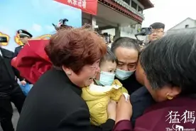 泪目！被拐32年，洛阳男子终于与父母团聚图片