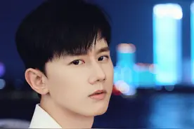 张杰演唱会发生意外致手部受伤腰椎骨裂，主办方道歉图片