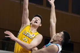 篮球——CBA第一阶段：浙江广厦控股队胜新疆伊力王酒队图片