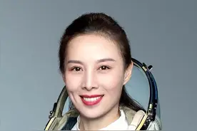 出征太空，谁说女子不如男图片