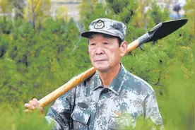 “绿化将军”张连印植树造林18年：践行初心使命是一辈子的事图片