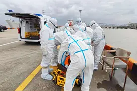 6名中外籍海员伤病需紧急就医，上海外高桥边检开通绿色通道图片