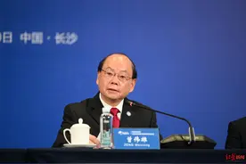 香港警务处原处长曾伟雄：香港与内地警方一直密切交流合作，共同应对风险挑战图片