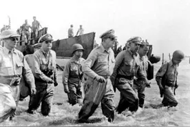 他因情报能力出众而被周恩来派往朝鲜，预测了美军仁川登陆，却被一则谎言混淆了真相图片