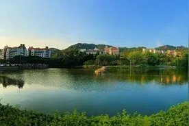 青未了/看山就是山看水就是水图片
