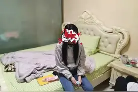 单身美少女、网络忘年恋…最后知道真相的你眼泪流下来图片