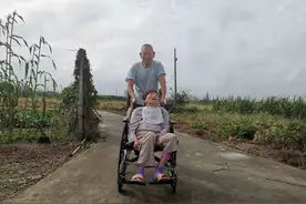 不离不弃相濡以沫 最美丈夫胡纪仁照顾瘫痪妻子二十载图片