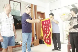 漳浦：凌晨民房着火 一家六口被困……图片