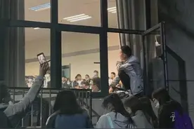 马上评｜年轻人都不会爱了？恋爱课开一个火一个图片
