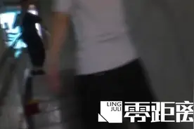 邻里两家为公厕起纠纷！孩子如厕未冲水，父亲与邻居争吵中掏出一把刀……图片