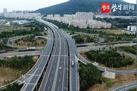 北疏港高速公路通过竣工验收，打通了连云港港主体港区的疏港快速通道图片