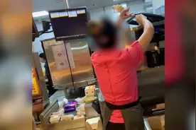 东莞一麦当劳员工将做好的冰淇淋倒回机器，门店：异常操作视频封面