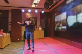 投资“二维收款码”可躺赚高额分红？14人涉非法吸存落网图片
